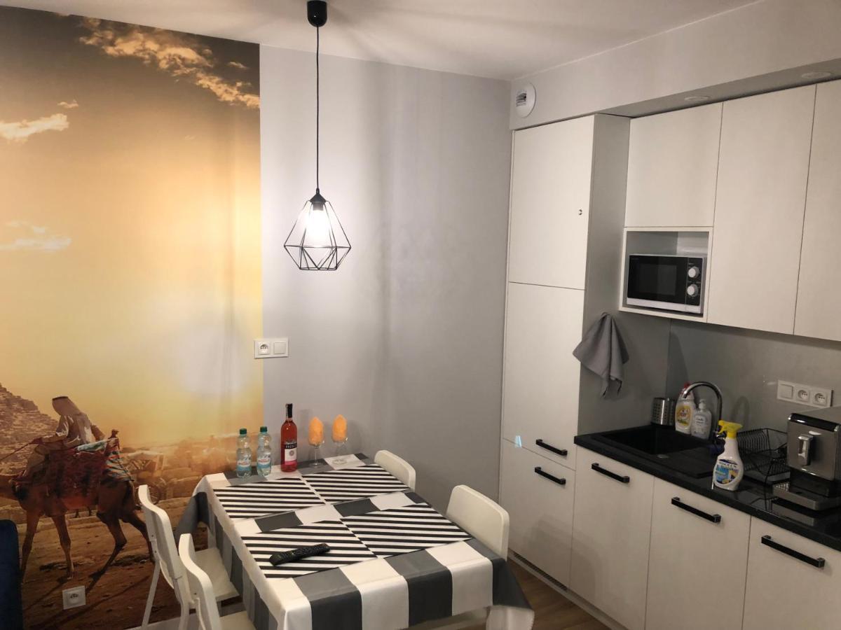 Klimatyzowany Apartament Egipt Z Sauna I Miejscem Parkingowym キェルツェ エクステリア 写真