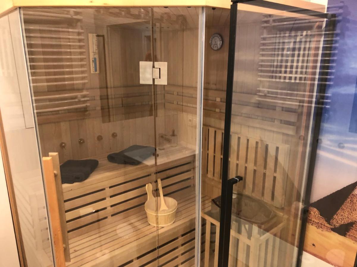 Klimatyzowany Apartament Egipt Z Sauna I Miejscem Parkingowym キェルツェ エクステリア 写真